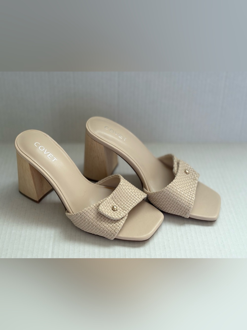 COVET tan woven slide sandals featuring a block heel & woven texture Sz 36/ US 6